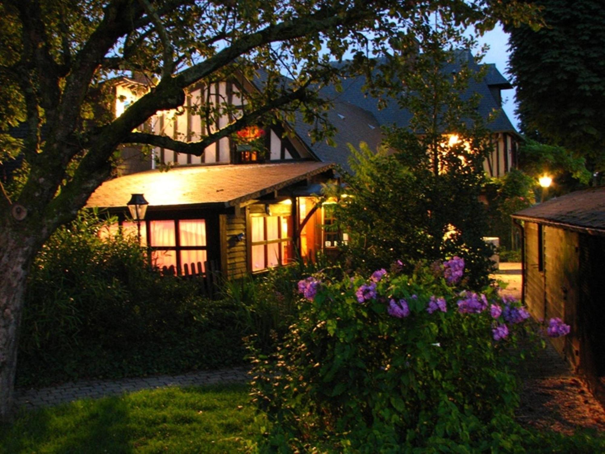 Auberge Du Val Au Cesne Saint-Clair-sur-les-Monts Exterior photo